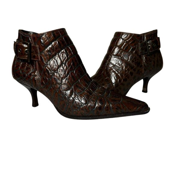 Donald J Pliner Loni Brown Croc Embossed Leather Ankle Kitten Heel Boot Mob Wife - Picture 1 of 11